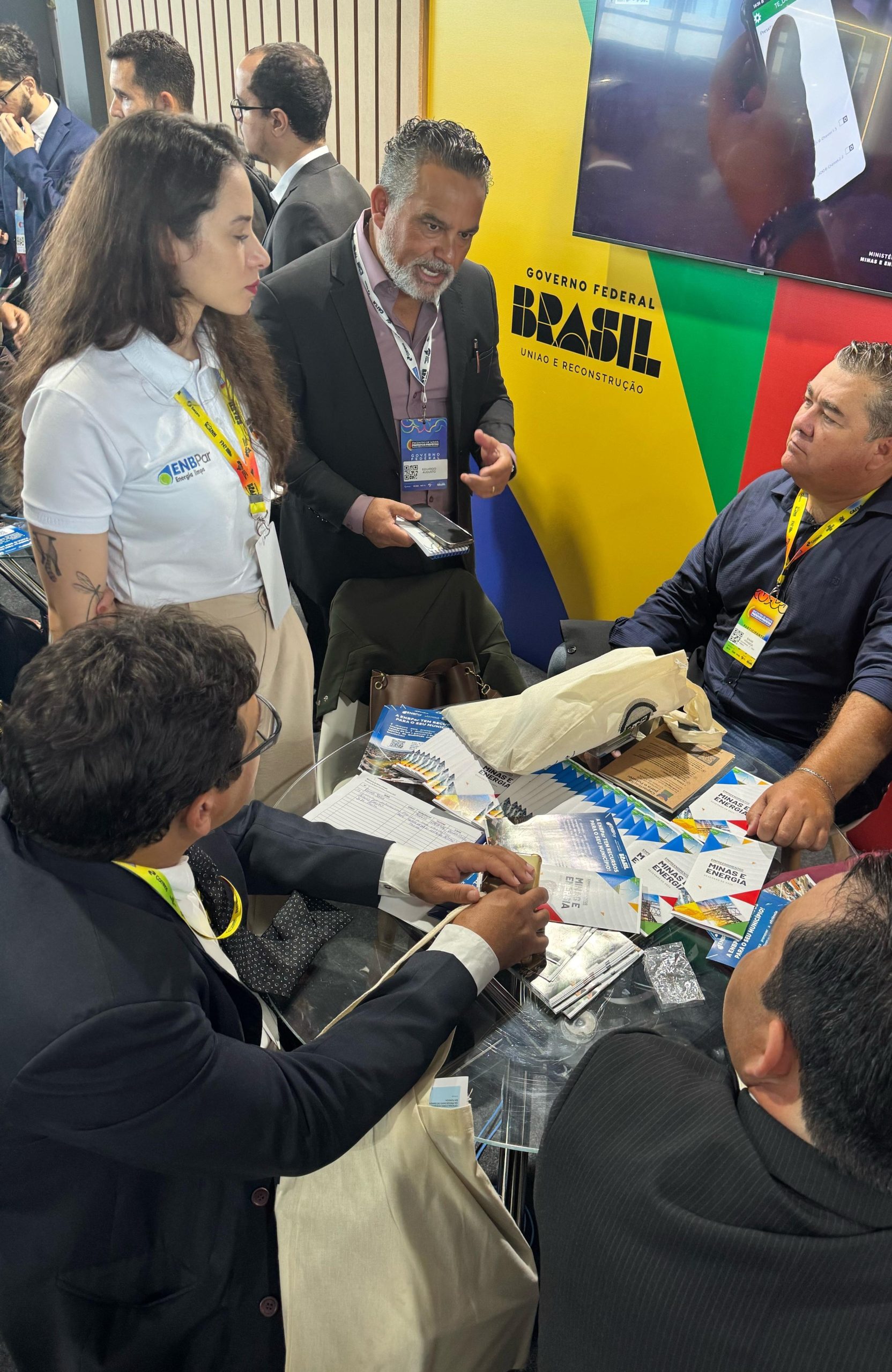 Leia mais sobre o artigo Equipes da ENBPar atendem cerca de 500 gestores municipais em semana que reuniu prefeitos em Brasília