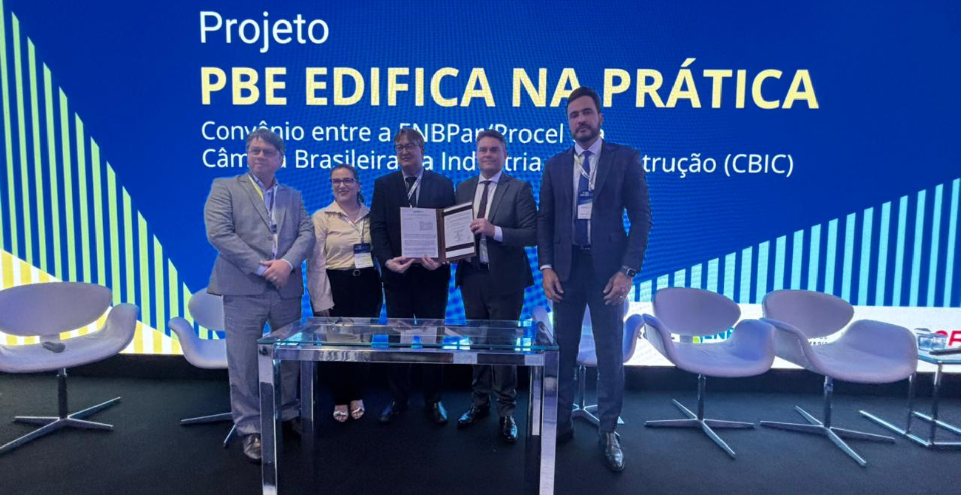 Leia mais sobre o artigo ENBPar e CBIC firmam convênio para ampliar a eficiência energética em habitações de interesse social 